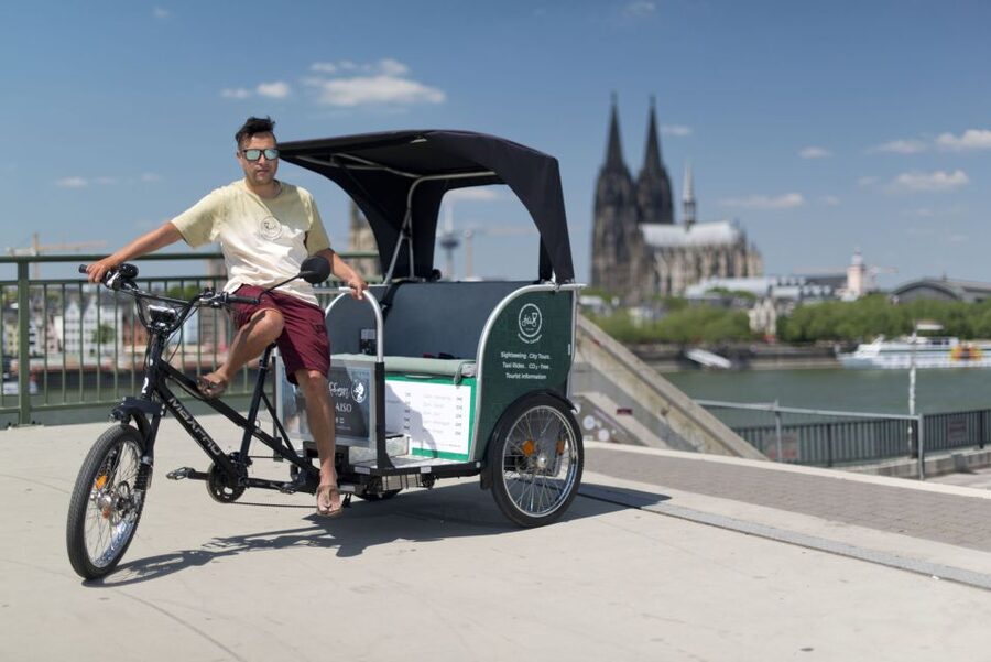 Cologne: Private Rickshaw Tour - Alter Markt and the old-city pace: a compact look at the heart
