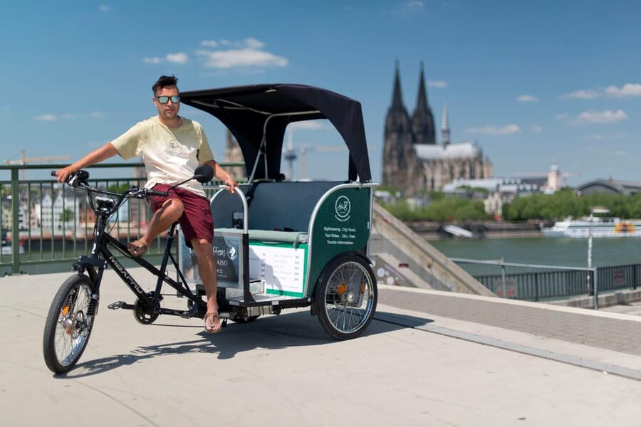 Cologne: Private Rickshaw Tour - The real starting point: the official tourist office pickup