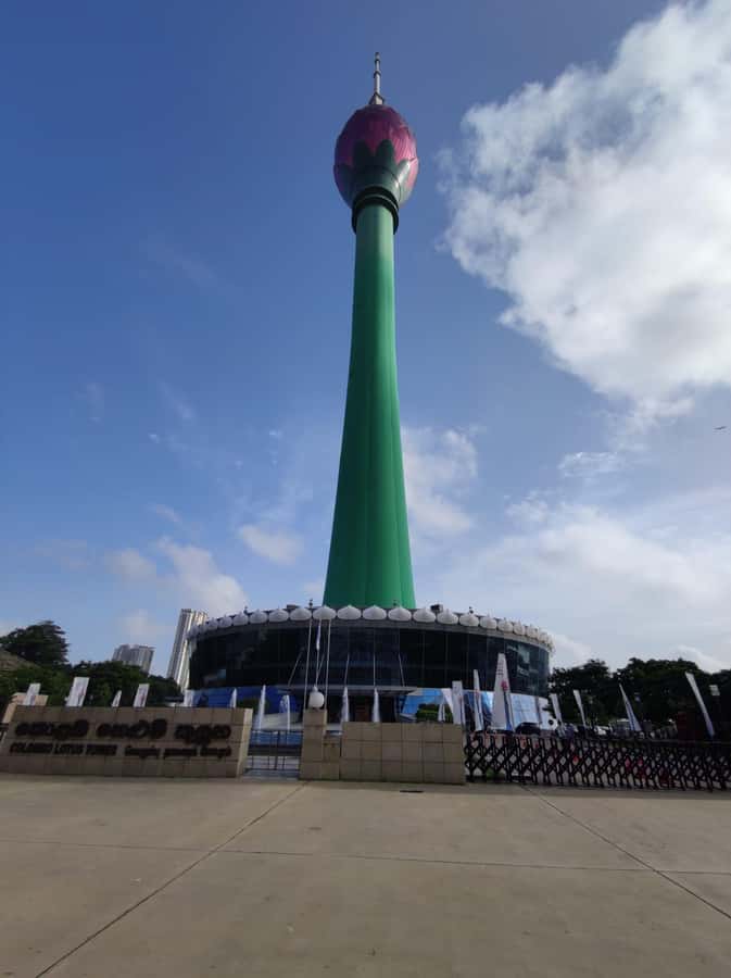 Colombo: Best Sightseeing Tour by Tuk Tuk - All Inclusive - Independence Memorial Hall, Old Parliament, and Town Hall photos