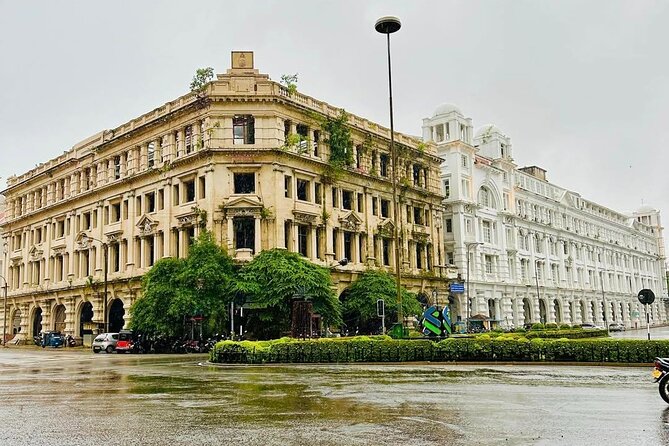 Colombo by Tuk Tuk – Sightseeing Entry Fees included - The morning route through Fort: temples, icons, and colonial-era anchors