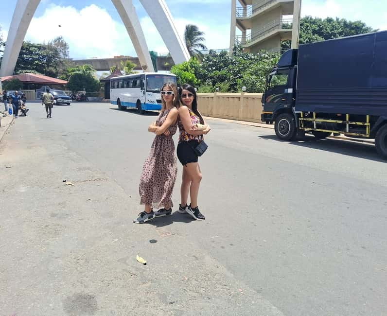Colombo: City Highlights Guided Private Tour by Tuk Tuk - Dutch Hospital area: a quick look that helps you place Colombo on the map