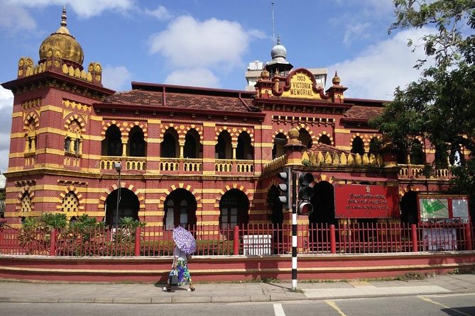 Colombo City Tour by Car – Private & All-Inclusive - Colombo Fort, Town Hall zone, and the civic green: seeing the city’s power center