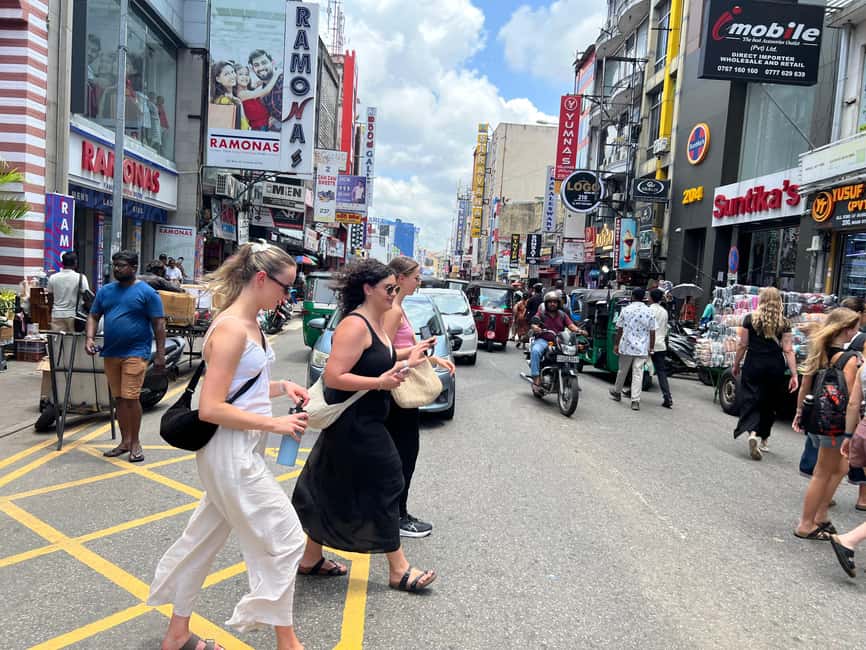 Colombo City Tour by Tuk Tuk Experience Morning or Evening - Temples and churches on the same day: faith, architecture, and daily life