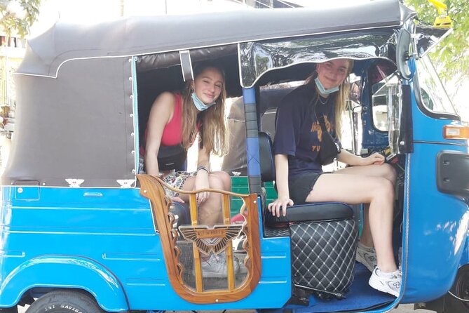 Colombo City Tour by Tuk Tuk Morning and Evening - Two Worship Spaces: Kovil and Jami Ul-Alfar Mosque in One Loop