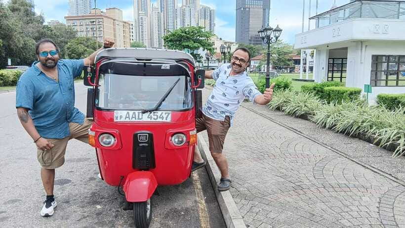 Colombo City Tour by Tuk tuk with Hotel Pickup - All Include - Gangaramaya Temple: Colombo’s spiritual hub and museum-style details
