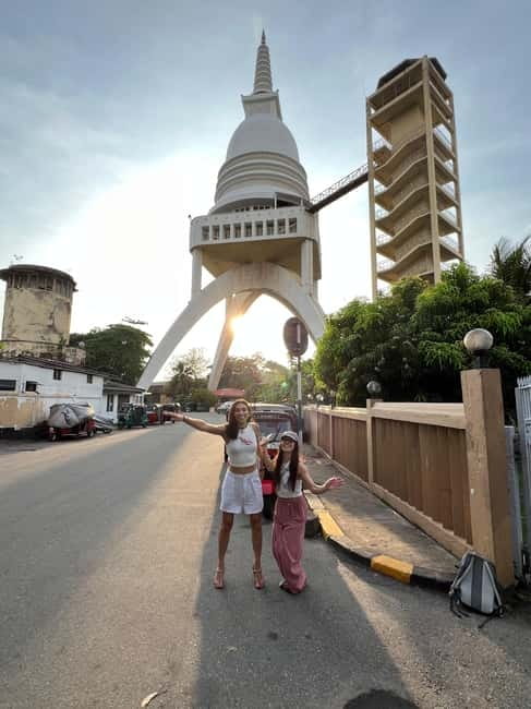 Colombo Guided City Tour by Tuk Tuk - All-Inclusive - Colombo Fort and Dutch Hospital: colonial bones in modern clothes