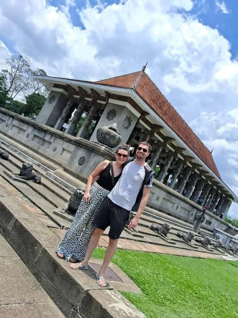 Colombo Heritage &Culture City Tour by Tuk Tuk ALL INCLUSIVE - Gangaramaya Temple: eclectic Buddhist architecture and that surprising museum side