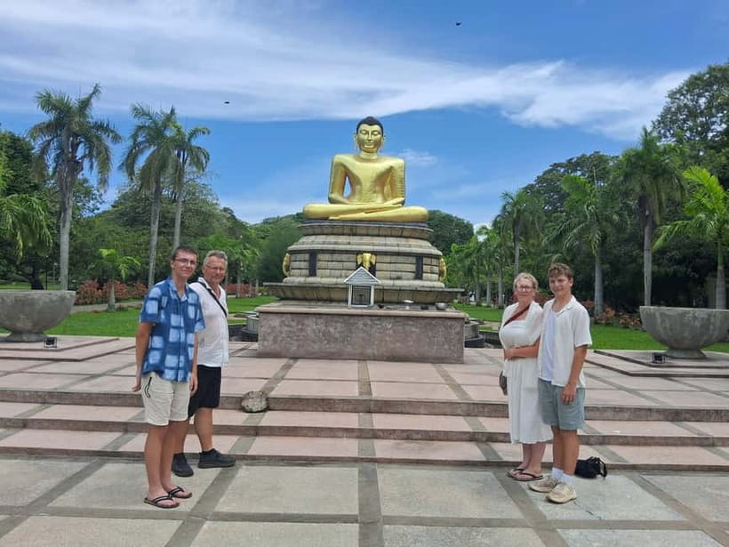 Colombo Heritage &Culture City Tour by Tuk Tuk ALL INCLUSIVE - Sri Kailawasanathan Swami Temple: Hindu worship, carved towers, and ritual atmosphere