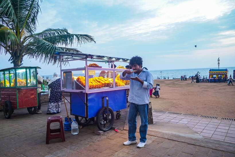 Colombo Local Food Tour by Tuk Tuk – All Inclusive - Tea, king coconut, and the treacle-curd finish