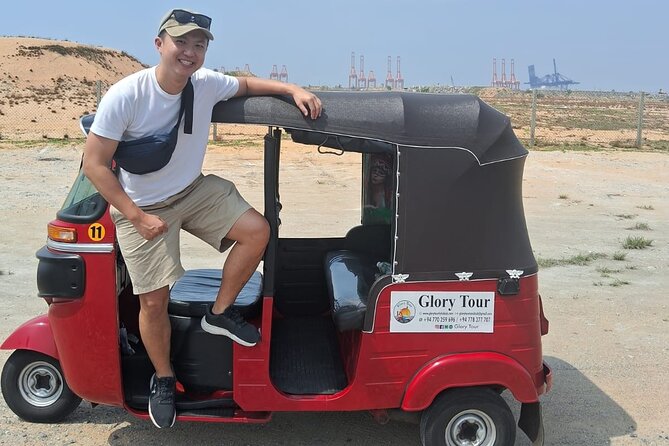 Colombo local Food Tour &City Tour by TukTuk All food Included - Pettah king coconut water: the hydration stop you’ll be glad you took