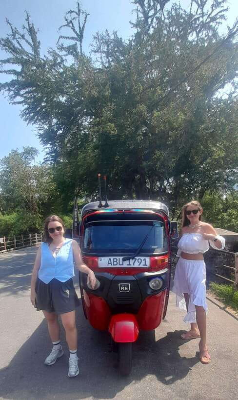 Colombo: Local Guide with Colombo City Tour by Tuk Tuk - Tea factory time: the included tastings that make the tour feel worth it