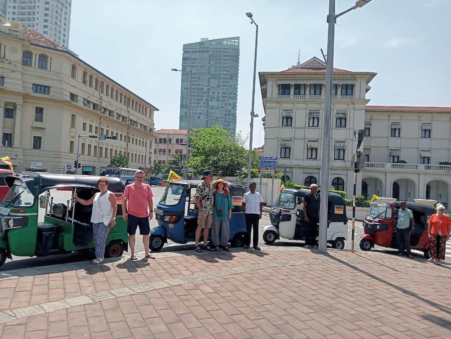 Colombo: Private Guided Tour of the City by Tuk-Tuk - Pettah Bazar and Market Life: Where Colombo Feels Like Colombo