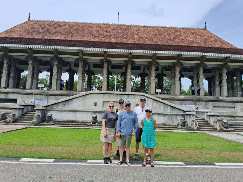 Colombo: Private Guided Tuk Tuk City Tour with Hotel Pickup - Pettah Market and the Red Mosque: seeing local Colombo without getting lost