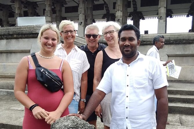 Colombo Sightseeing City Tour by Tuk-Tuk with Guide - Stop-by-stop: what you’ll actually get at each sight
