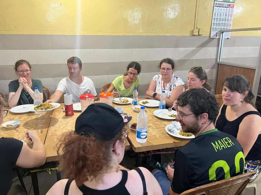 Colombo: Tastiest Local Food Tour by Tuk Tuk - All Inclusive - Portion sizes and how to plan your night like a local