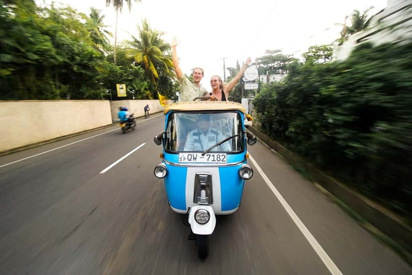 Colombo: Tuk Tuk City Highlights Tour with Lunch - Spice Shop Stop and Lunch/Dinner That Actually Fills the Day