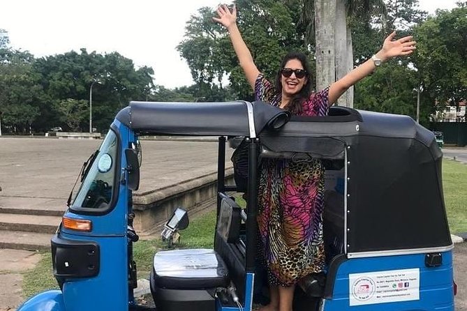 Colombo Tuk Tuk City Tour -Sightseeing Entry Fees & Food Included - Red Mosque and Kayman’s Gate: two quick landmarks with big story energy