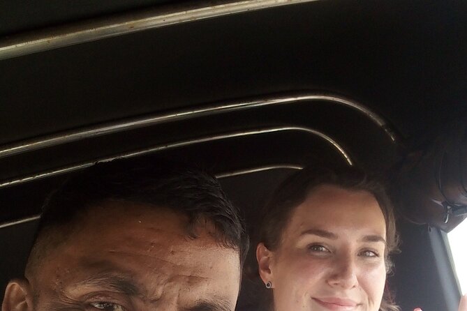 Colombo Tuk Tuk city tour with friendly Tuk driver(All inclusive) - Viharamahadevi Park, Old Town Hall, and Gangaramaya Temple: greenery, power, and faith