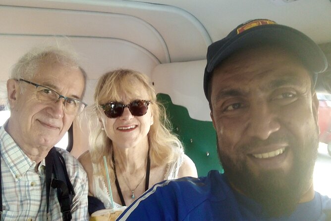 Colombo Tuk Tuk city tour with friendly Tuk driver(All inclusive) - Gems, Ceylon tea, and craft stops that teach without taking over