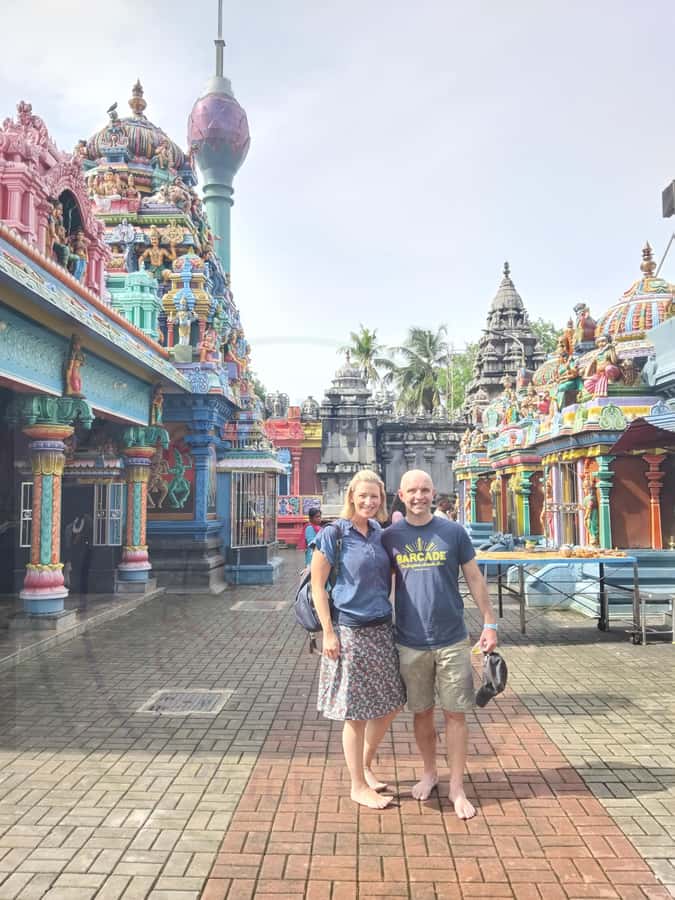 Colombo Tuk Tuk Tour with Entry Fees & Food Included - What to bring (and what the tour provides)