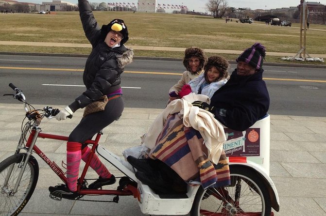 DC Rickshaw Monuments Tour - Washington Monument: orientation views and classic skyline photos