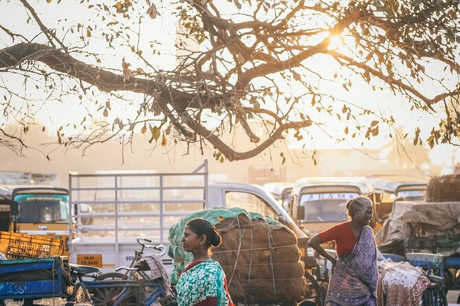 Delhi: Explore Old Delhi on Tuk Tuk with Shopping and Street Food - Jama Masjid: A Real Landmark Visit, Not Just a Drive-By