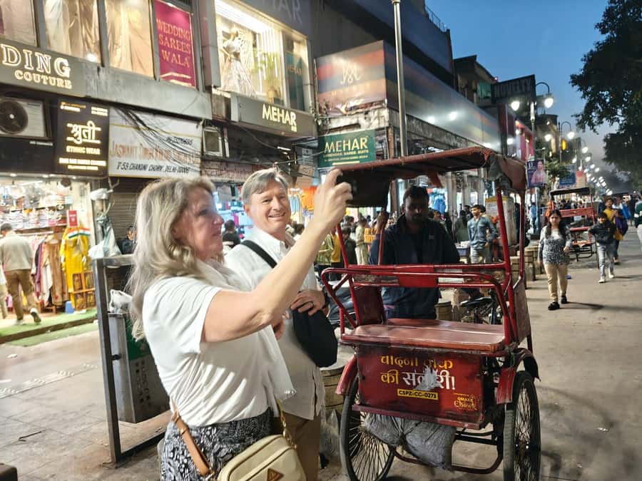 Delhi: Half or Full-Day Private Tour with Tuktuk Ride - Chandni Chowk, Moonlight Market stories, and how to read the crowd