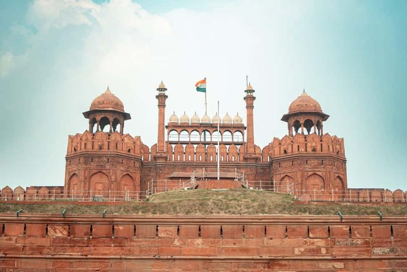 Delhi: Old City Guided Tour with Rickshaw Ride & Pickup - Red Fort Outside View: A Quick Taste of Mughal Power