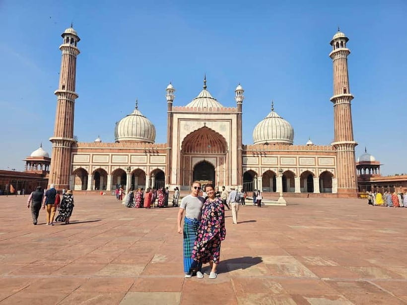 Delhi: Old Delhi and Chandni Chowk Tuk-Tuk Tour - Jama Masjid: 1600s Mughal scale, without the stress