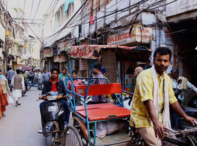 Delhi: Old Delhi and Chandni Chowk Tuk-Tuk Tour - Chandni Chowk by tuk-tuk: how to handle the market maze