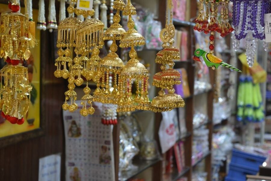 Delhi: Old Delhi City Tour with Tuk-Tuk Ride & Street Food - Who Should Book This Old Delhi and New Delhi Day?