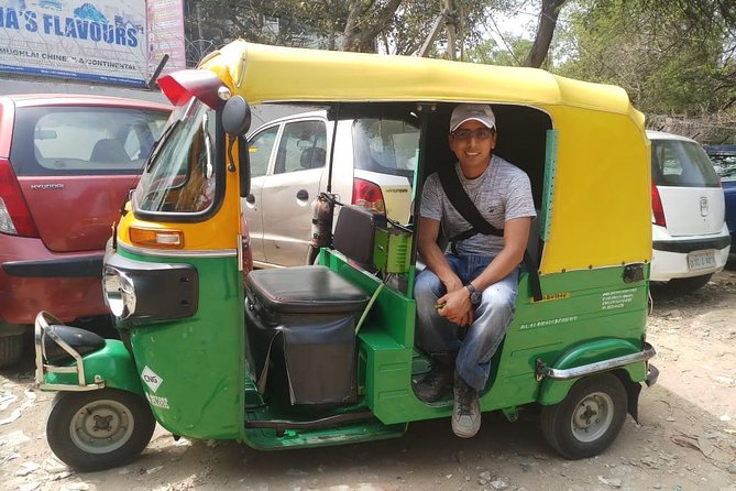 Delhi Tour with Tuk Tuk Rikshaw Experience - Lunch, Rest, and Gurudwara Bangla Sahib’s Calm Break