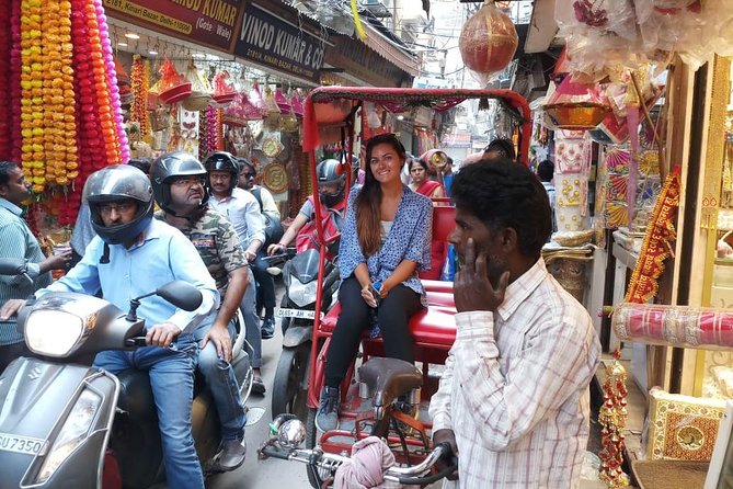 Delhi Tour with Tuk Tuk Rikshaw Experience - Jama Masjid: Big-Scale Faith Right at the Start