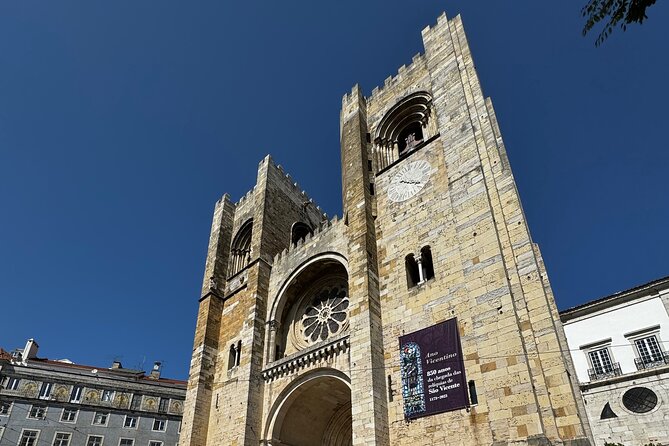 Discover Ancient Lisbon of Tuk Tuk with a local guide - Tuk Tuk and a Local Guide: Getting Oriented in Old Lisbon