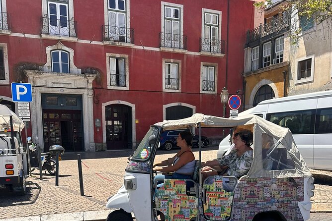 Discover Ancient Lisbon of Tuk Tuk with a local guide - Lisbon Cathedral: From 1147 Origins to the 1755 Earthquake Story