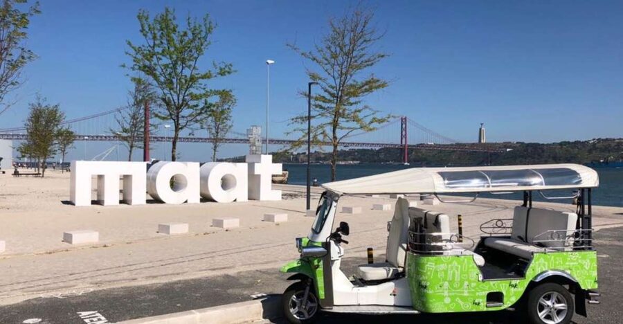 Discover Belém in Lisbon in 2H00 : Private Tuk-Tuk Tour - Guides, commentary, and what to expect from the ride