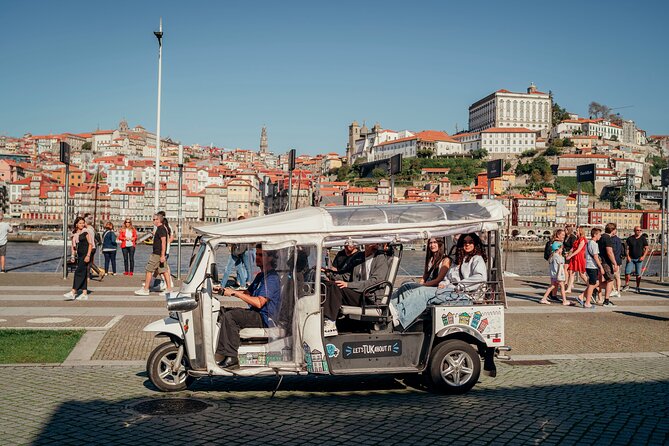 Discover Porto on a 2-Hour Shared Electric TukTuk - Porto Cathedral (Sé do Porto): oldest-monument feel in a 15-minute pause