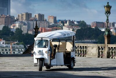 Discover Porto's Highlights on a 2-Hour Private Electric Tuk Tuk - The meeting point and the simple rhythm of a 2-hour tour
