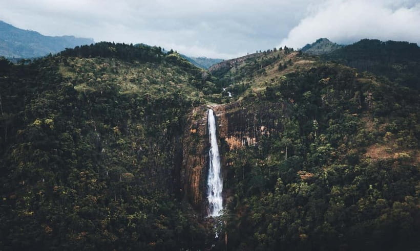 Ella: Tuk Tuk Tour to Diyaluma and Secret Waterfalls - Ravana Falls: The Loud, Massive Start