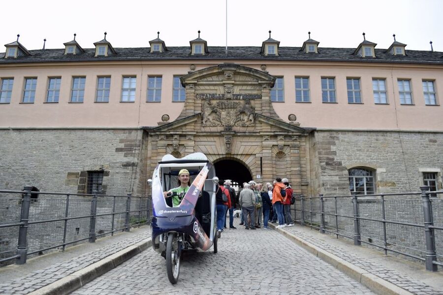 Erfurt: Guided Petersberg Citadel Tour by E-Rickshaw - Who should book this E-rickshaw Petersberg tour?