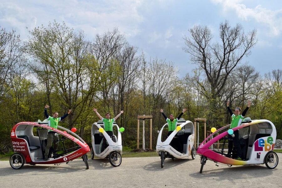 Erfurt: Romantic Rickshaw Tour For Two - Finding the flashy rickshaw and getting the most from your guide