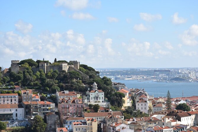 Expert Lisbon Tour with Local Guide in Private Eco Tuk Tuk - Príncipe Real and the Sé de Lisboa area: style, gardens, and the oldest church thread