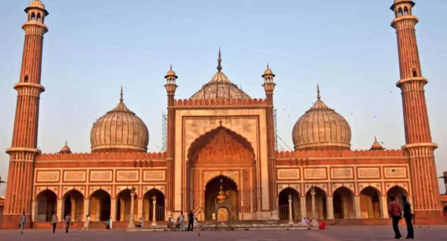 Explore Chandni Chowk: Old Delhi Private Tuk Tuk & Food Tour - Red Fort: choosing entry based on your stamina