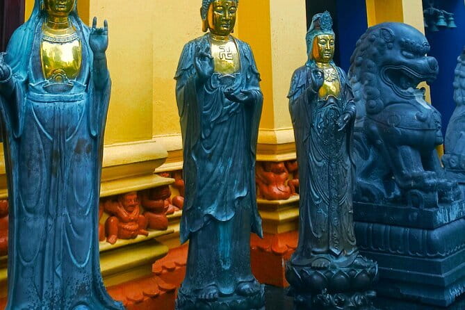 Explore Colombo City Highlights in a Private Tuk Tuk - Pettah Market and Jami Ul-Alfar Mosque: Everyday Energy Meets Sacred Space