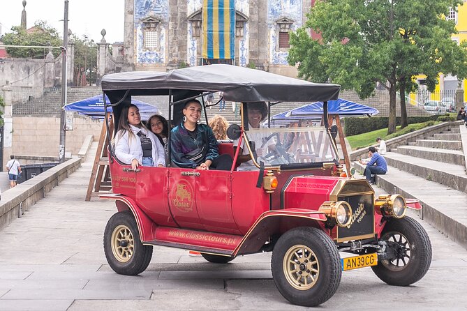 Explore Porto Aboard A Classic Tuk-Tuk tour 1h - How this 1-hour classic tuk-tuk tour really works