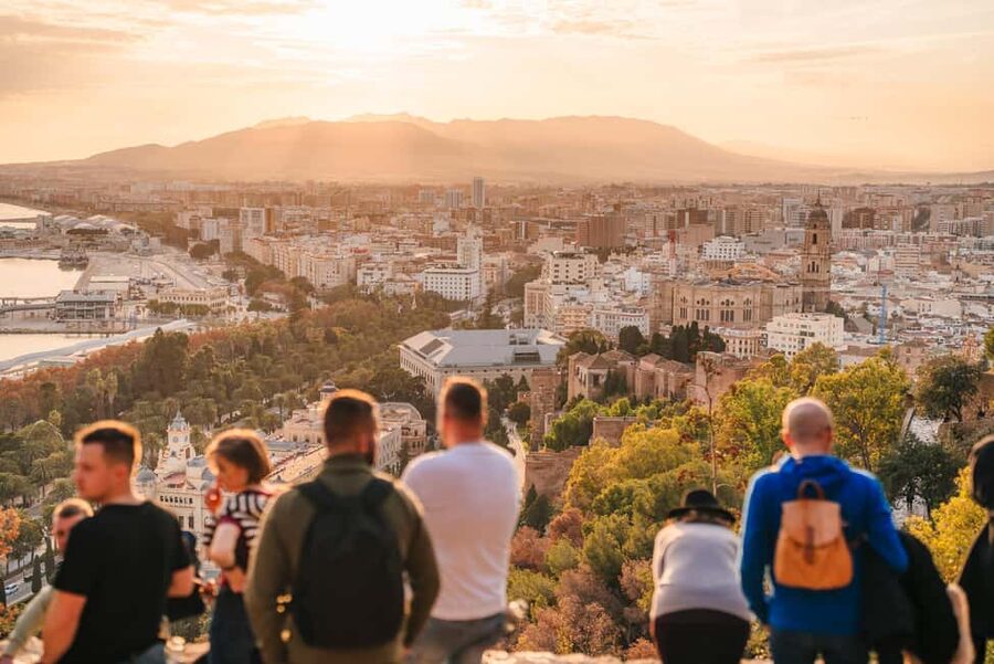 Express Tuk-Tuk Tour in Malaga: Gibralfaro Viewpoint and Photography - A short tour that actually shows you Málaga