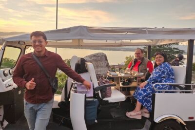 Fondue and wine private Tuk Tuk tour in Geneva - Le Flore fondue + local wine: the meal isn’t an afterthought