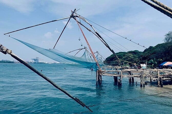 Fort Kochi Tour by Tuk Tuk for Cruise Passengers - Fort Kochi Beach: Quick Sea Air and Nets Silhouettes