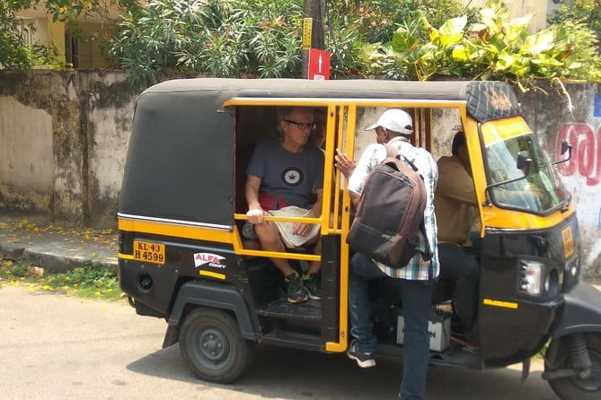 Fort Kochi Tuk Tuk Tour & Sightseeing with a Local Driver - Dutch Cemetery and Fort Kochi Beach: Two Different Flavors of Fort Kochi