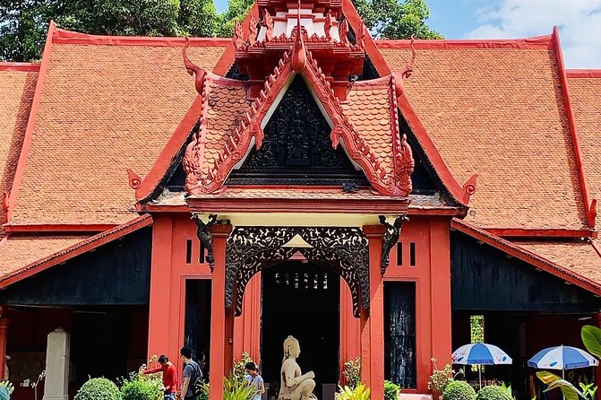Full-Day Phnom Penh Tuk Tuk City Tours - Wat Phnom: the calm break before the heavy stuff